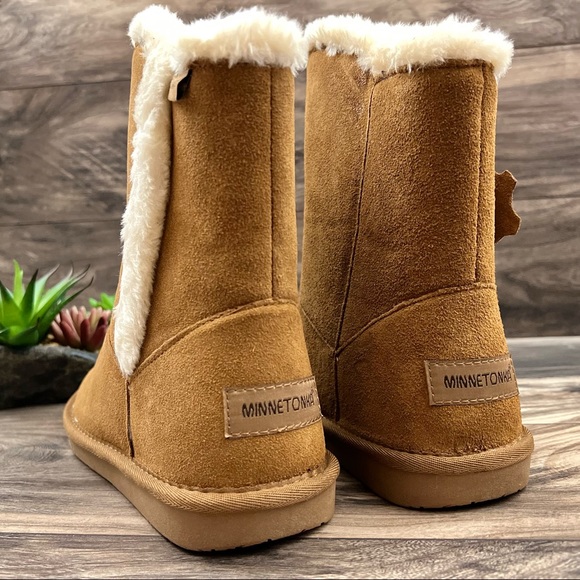 NIB Minnetonka Suede Faux Fur Shearling Trim Winter Boots Tan Suede 9M - Picture 8 of 12